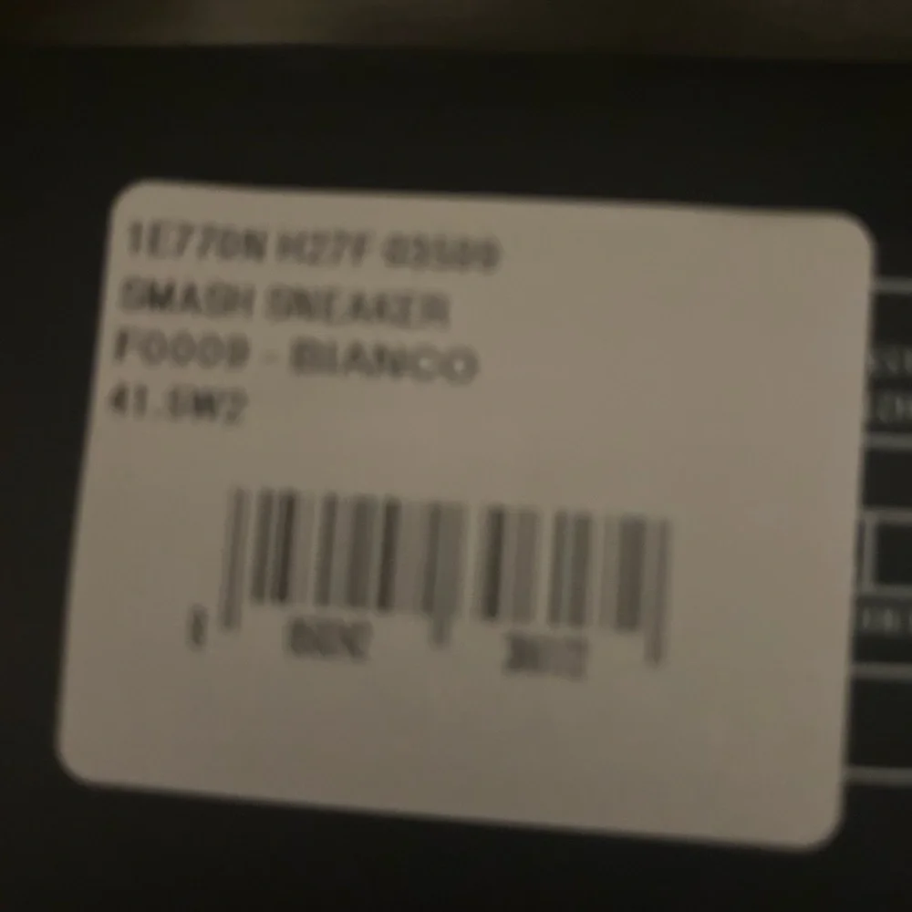 AUTHENTIC PRADA logo tennis shoes. - Picture 3 of 16